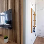 - Very Comfy - Modern *