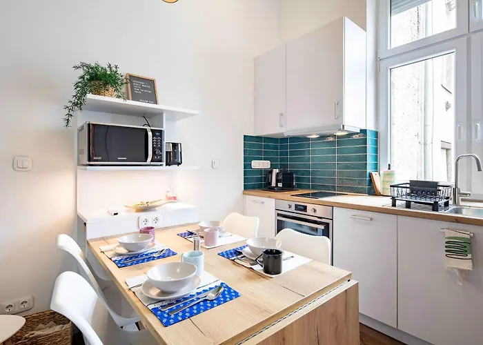 - Very Comfy - Modern