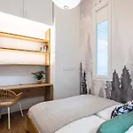 - Very Comfy - Modern